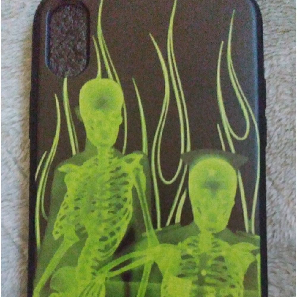 Iphone12  XR phone case green and black 6.1in